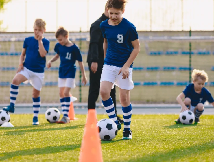 Abbigliamento sportivo personalizzato con logo per team, squadre e associazioni sportive